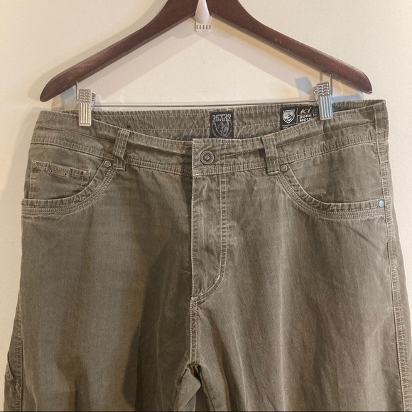 KUHL 38 x 32 Revolvr Vintage Patina Dye Cargo  Style Pockets Comfort Knee Pants - Picture 2 of 16